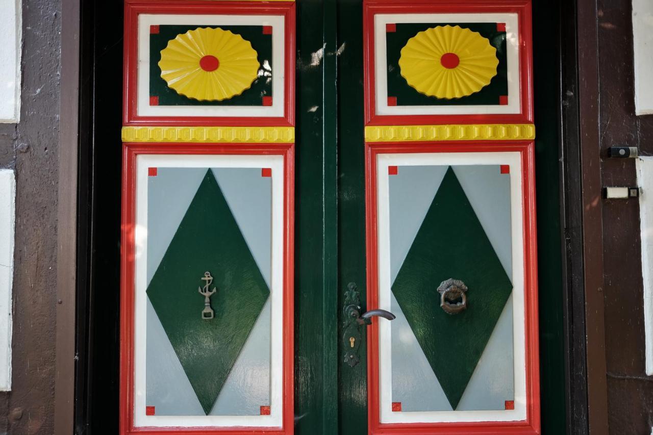 Seefahrer Deich-Café-Hotel - Das etwas andere Hotel - Kommunikation und Kreativität wird hier Groß geschrieben - Wer Standard sucht ist hier nicht richtig! Osten Exterior foto