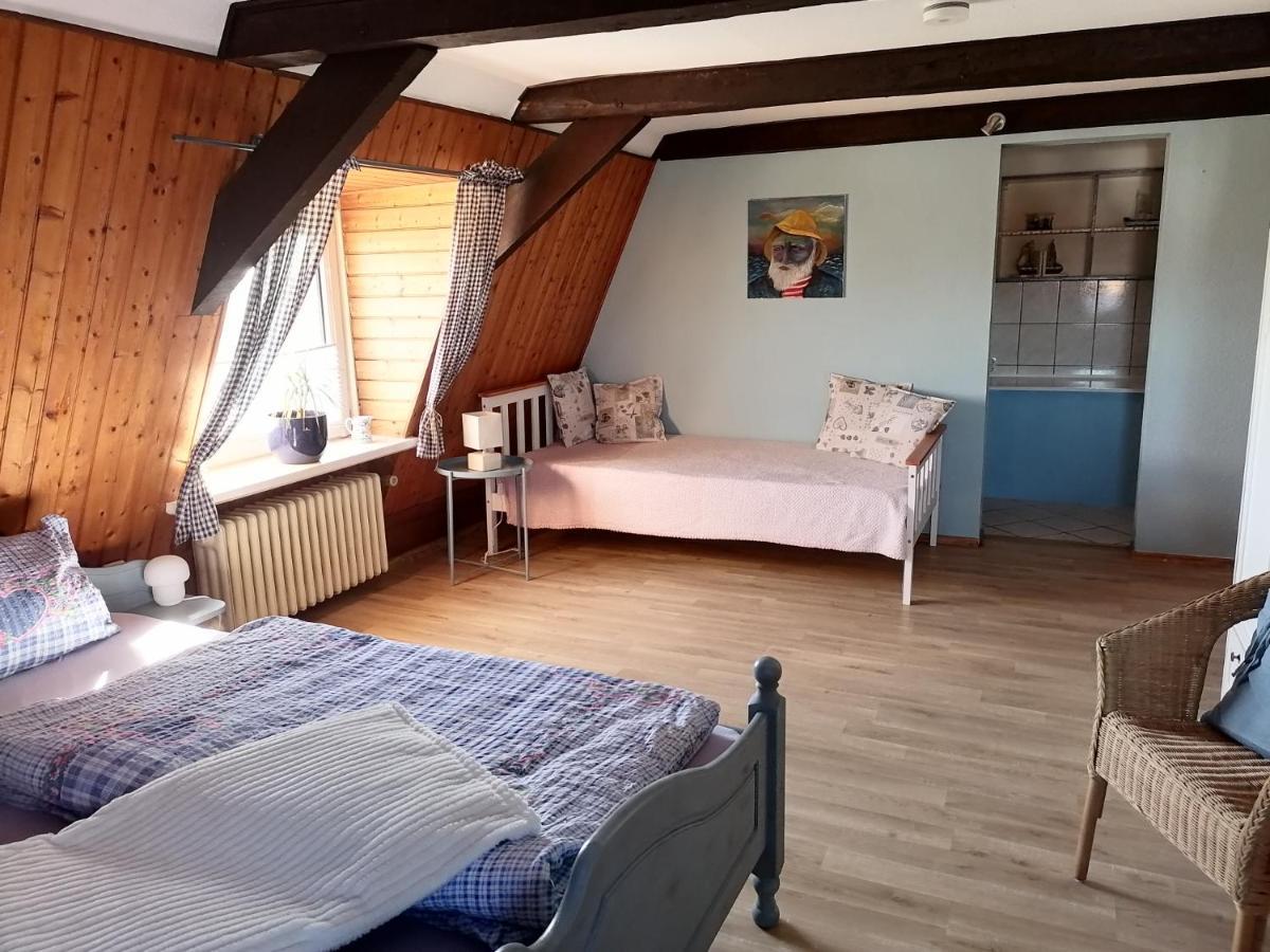 Seefahrer Deich-Café-Hotel - Das etwas andere Hotel - Kommunikation und Kreativität wird hier Groß geschrieben - Wer Standard sucht ist hier nicht richtig! Osten Exterior foto